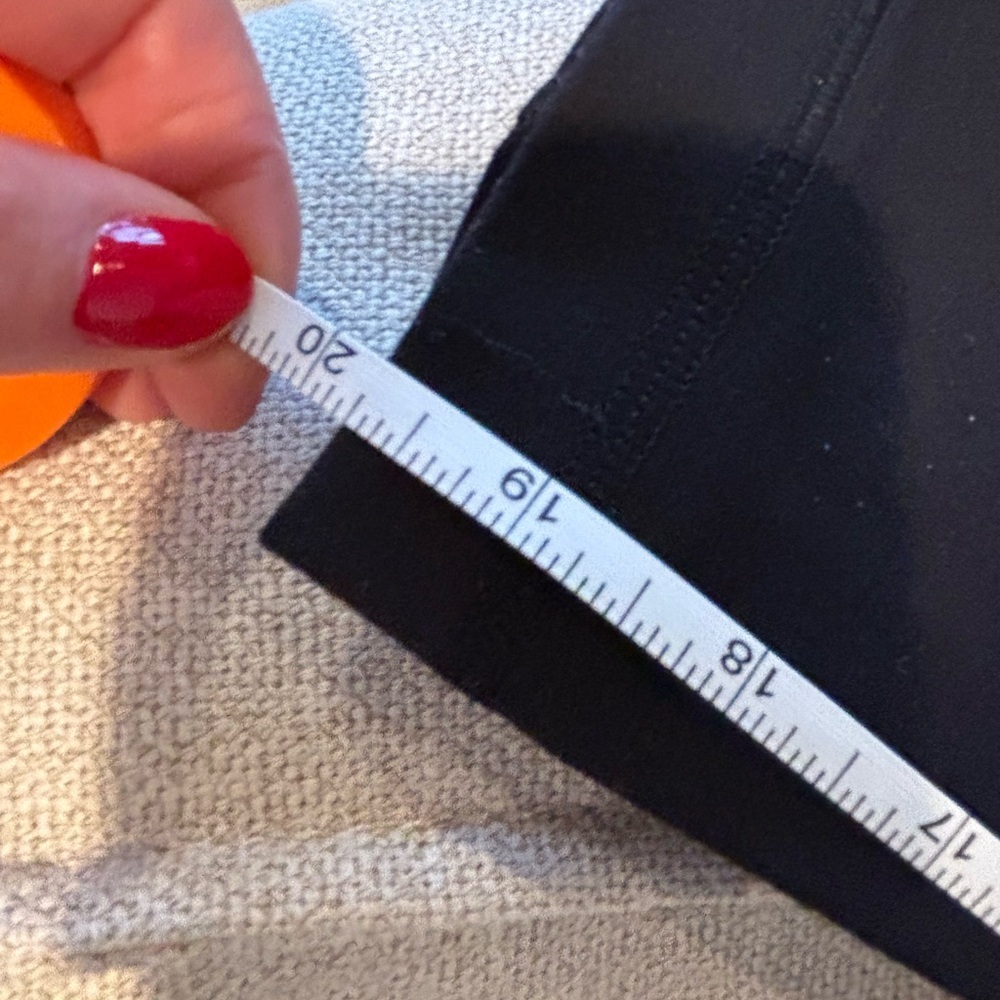 Lululemon Athletica Cropped Wunder Under Black Leggings 011 - Picture 5 of 5